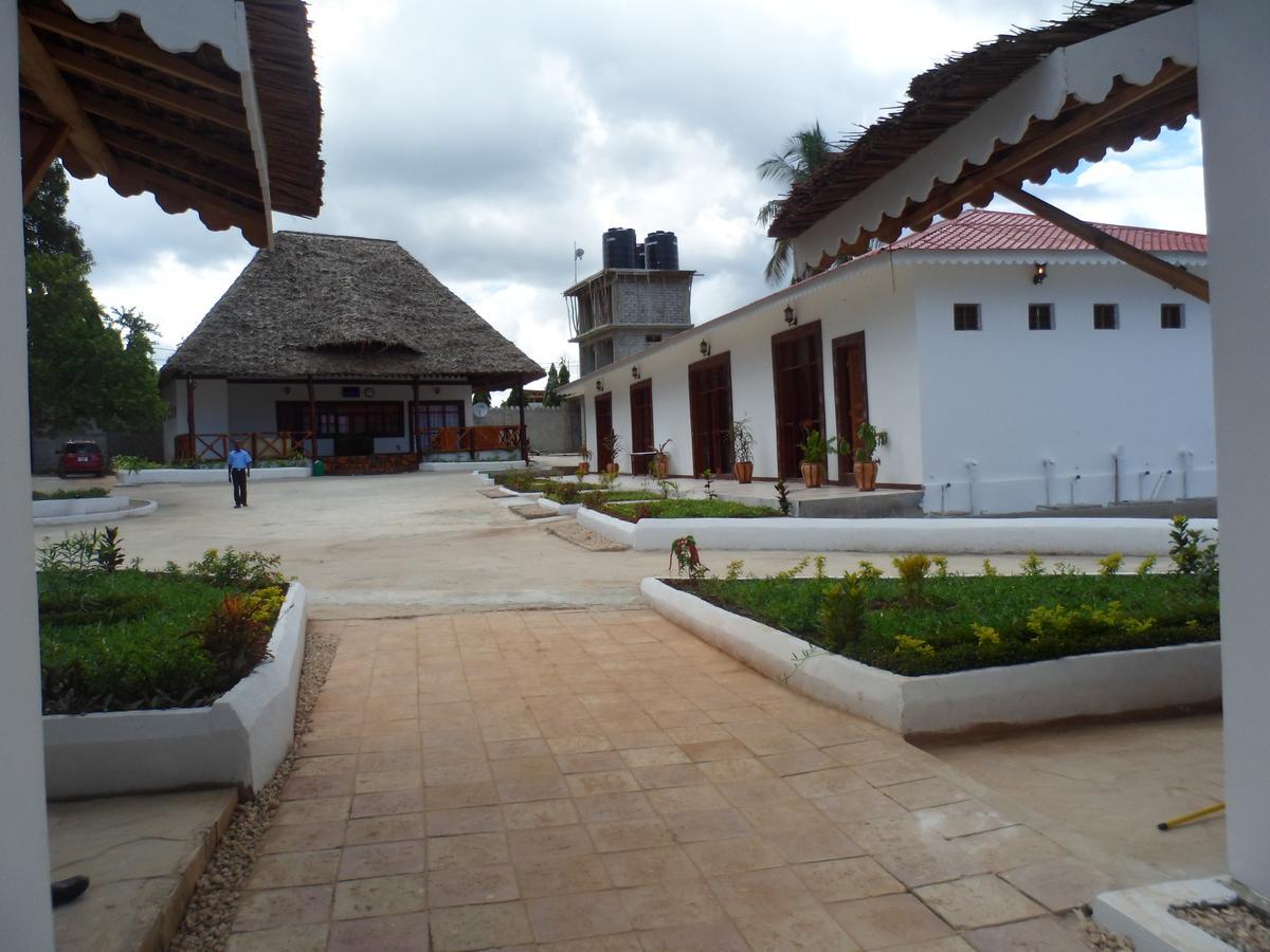 Amaan Ocean Hotel Kihinani Bububu Bagian luar foto