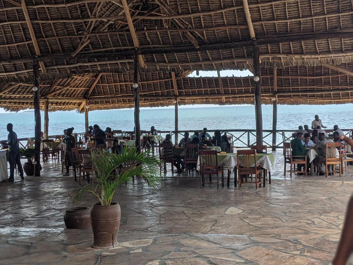 Amaan Ocean Hotel Kihinani Bububu Bagian luar foto