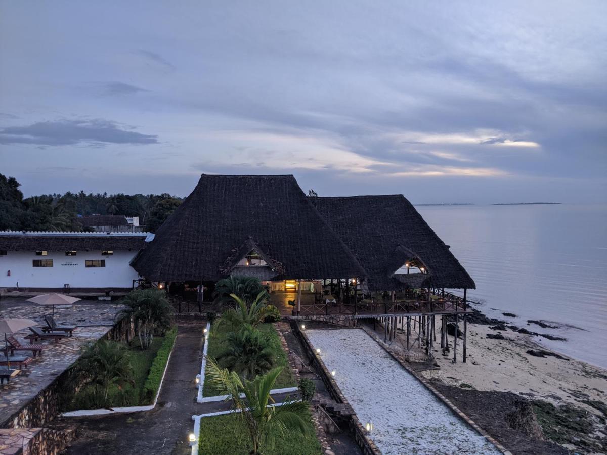 Amaan Ocean Hotel Kihinani Bububu Bagian luar foto
