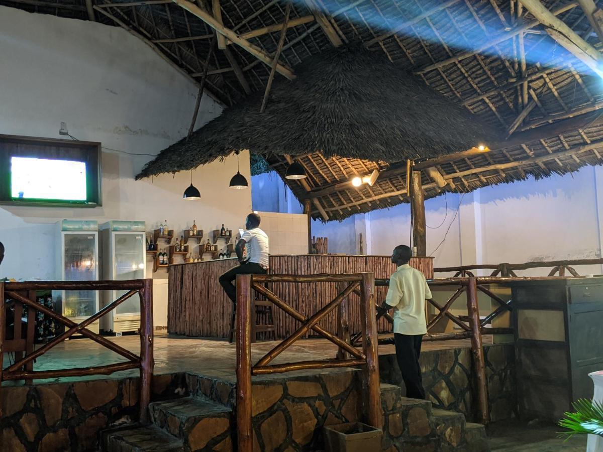 Amaan Ocean Hotel Kihinani Bububu Bagian luar foto